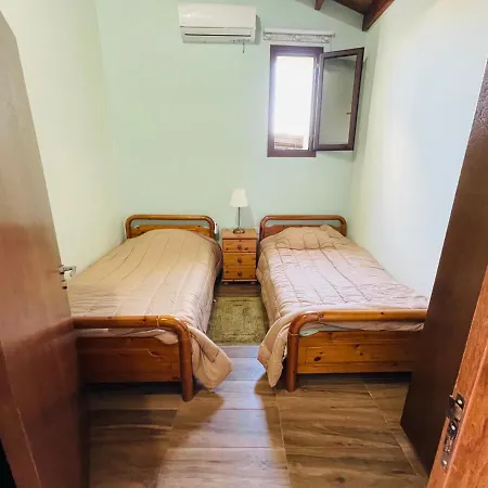Lovely House Not Far From The Beach, Near Protaras Dherinia